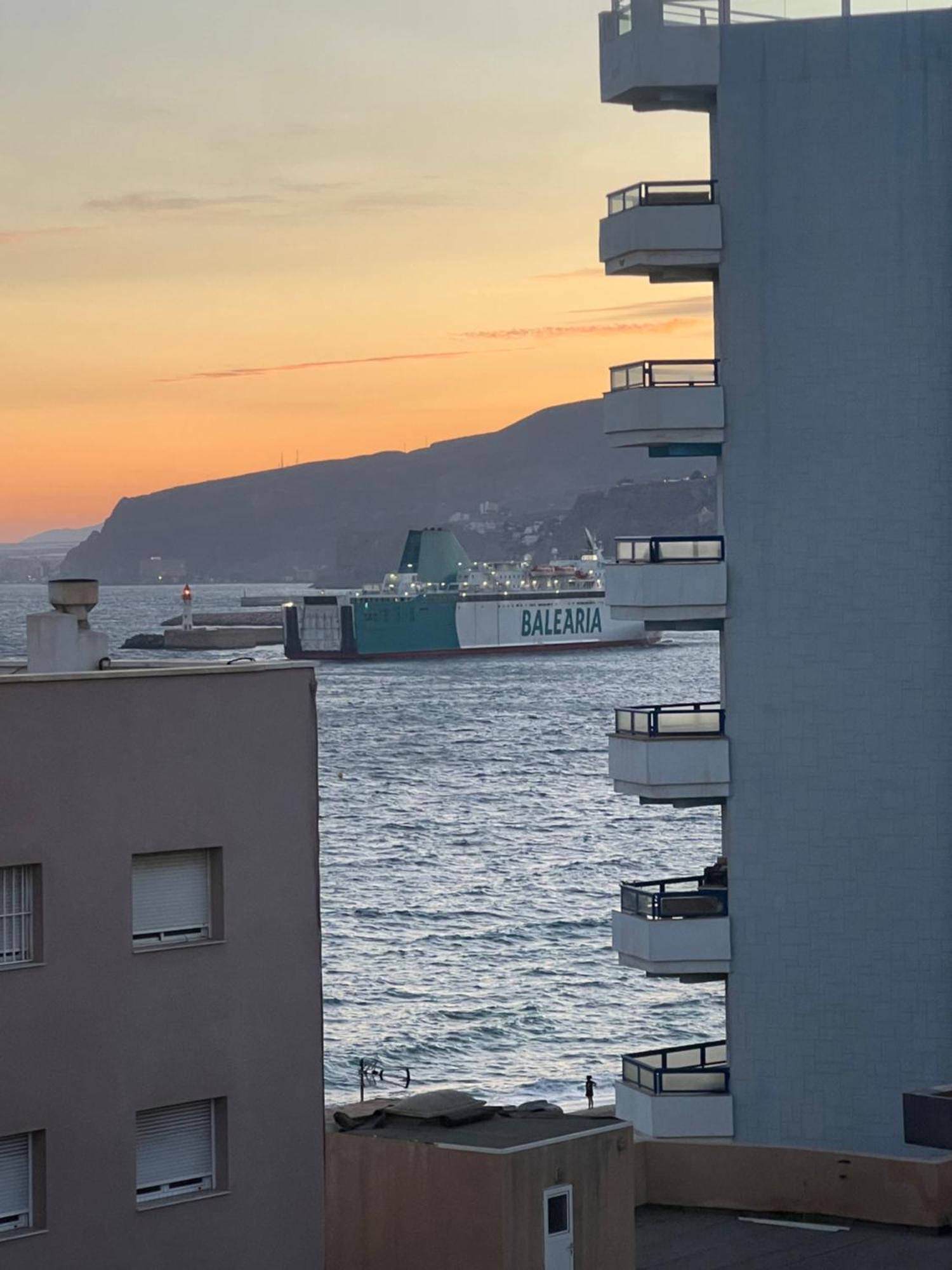 Paseo Maritimo Almeria Zapillo Daniel Экстерьер фото